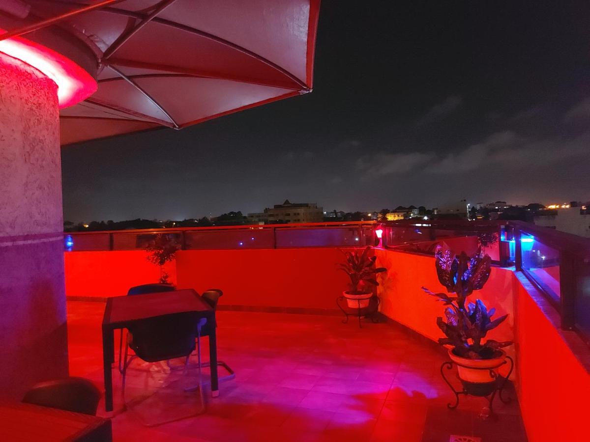 Royal Blue Guest House & Bar Lomé Exterior foto