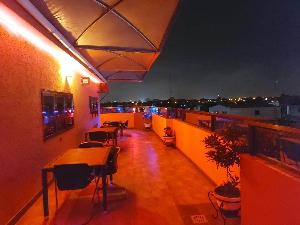 Royal Blue Guest House & Bar Lomé Exterior foto