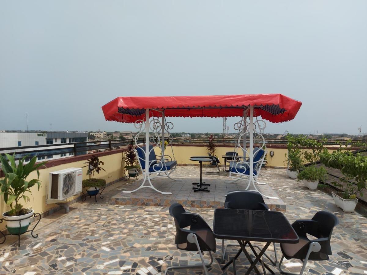 Royal Blue Guest House & Bar Lomé Exterior foto
