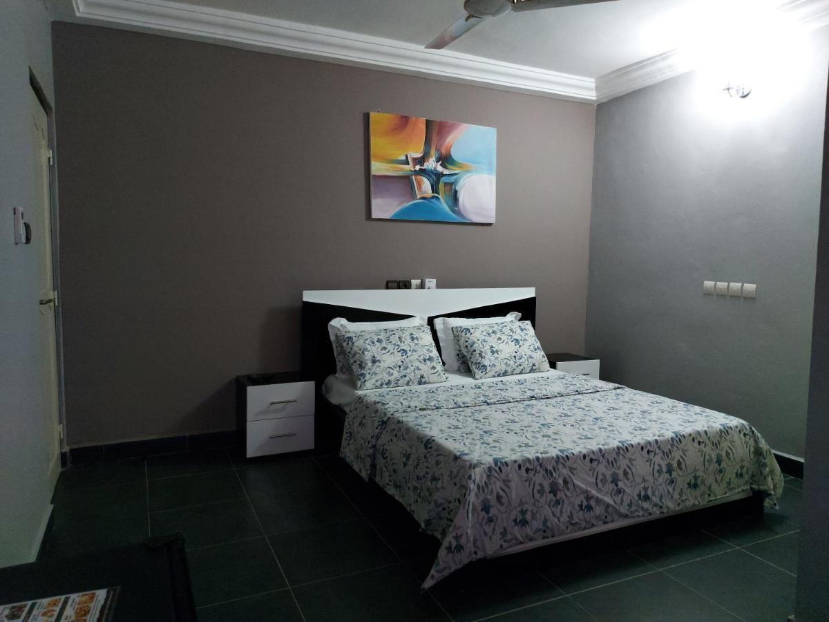Royal Blue Guest House & Bar Lomé Exterior foto