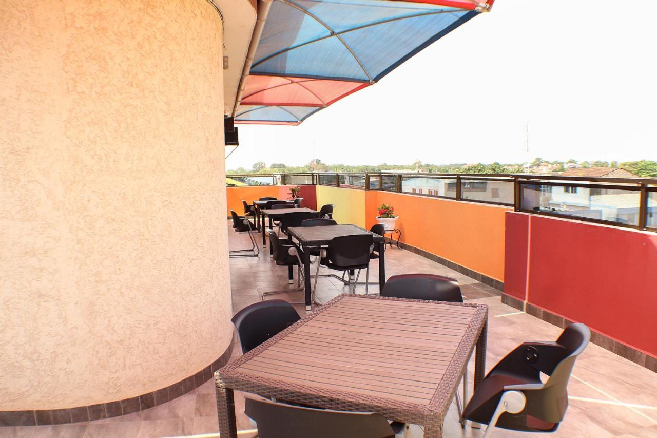 Royal Blue Guest House & Bar Lomé Exterior foto